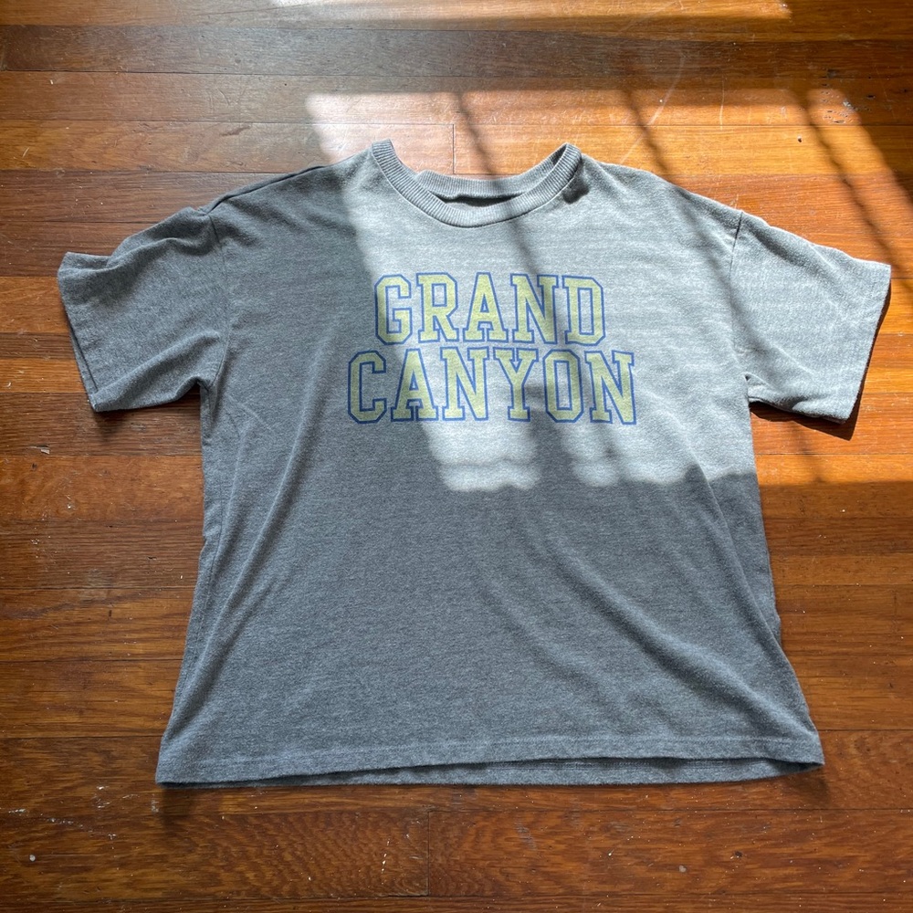 grey t shirt